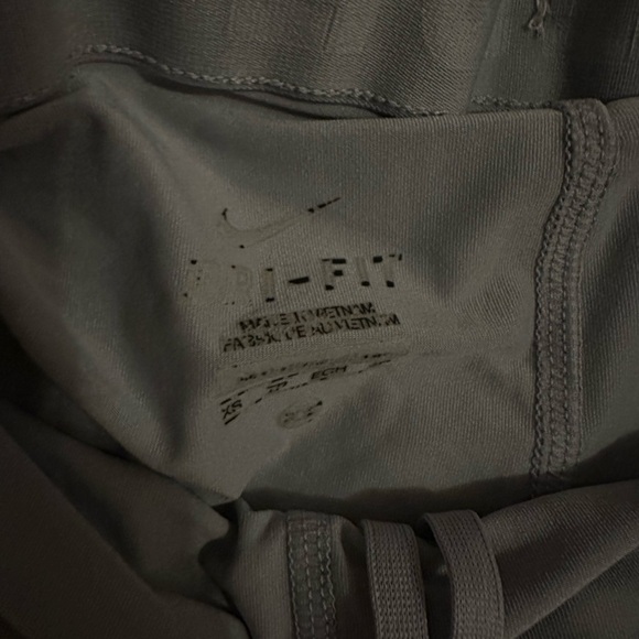 Nike shorts - Picture 3 of 5